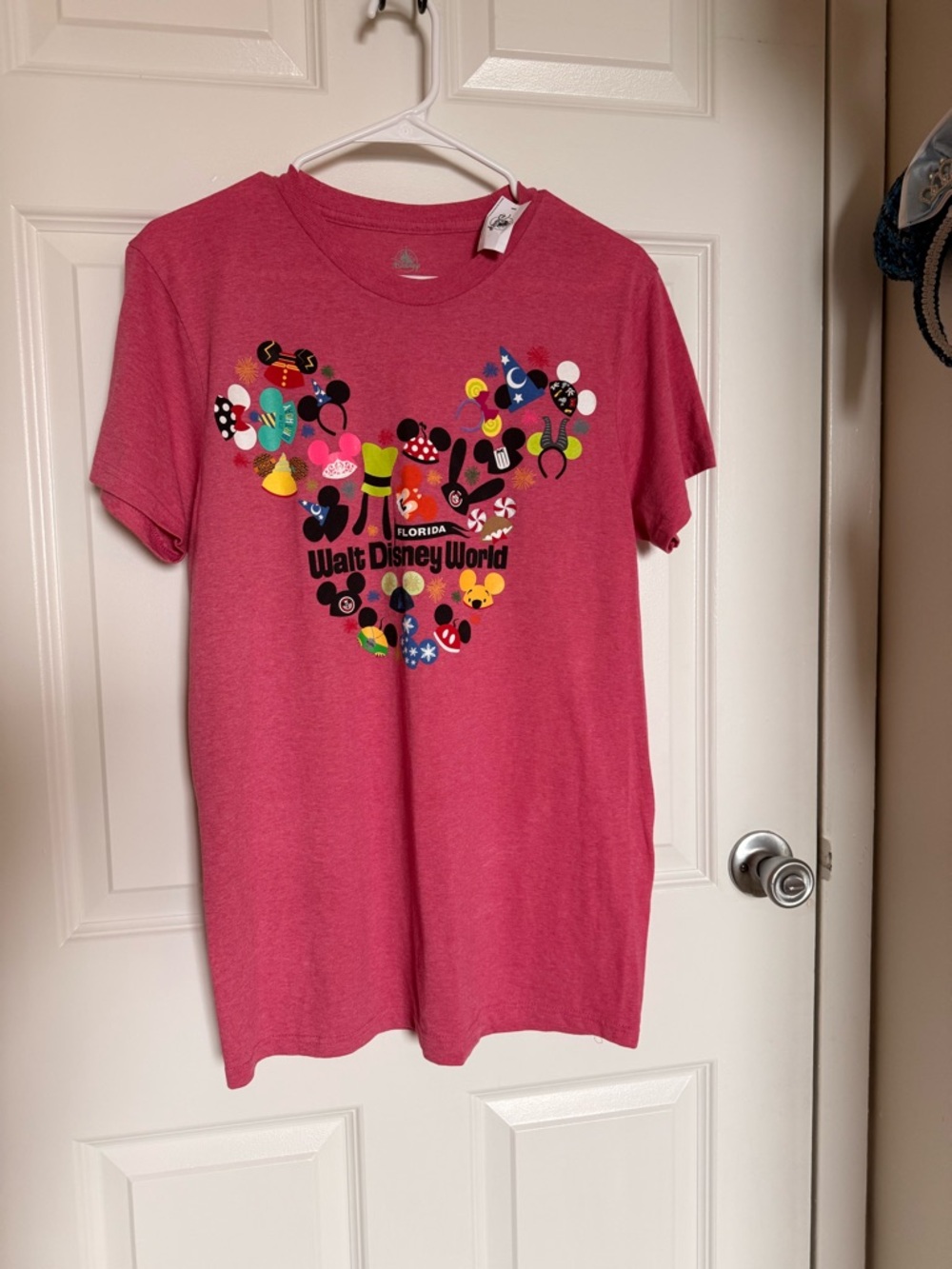 Disney women’s Pink Graphic T‑Shirt NWT